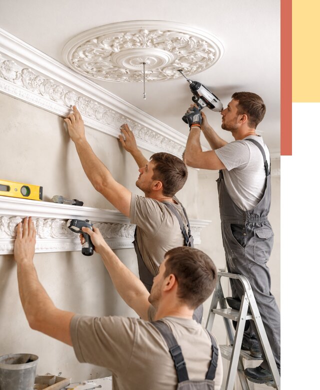 Монтаж лепнины на потолок в Североуральске от 3296 руб. быстро и недорого | ОТДЕЛОЧНИК-Сву